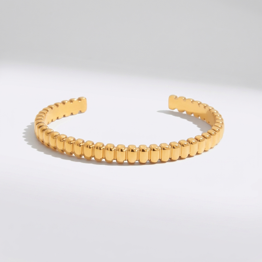 Emma Skulptureret Armring