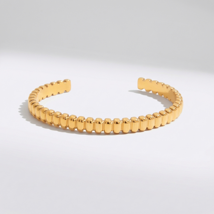 Emma Skulptureret Armring