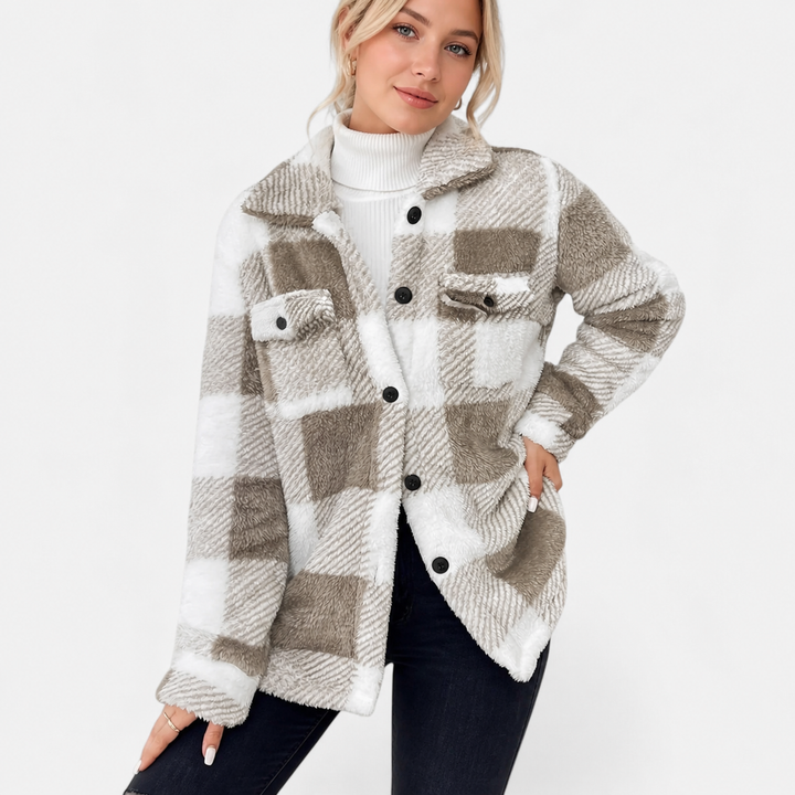Sophie Laurent | Plush Checkered Sherpa jakke til dame – opdateret modelbillede