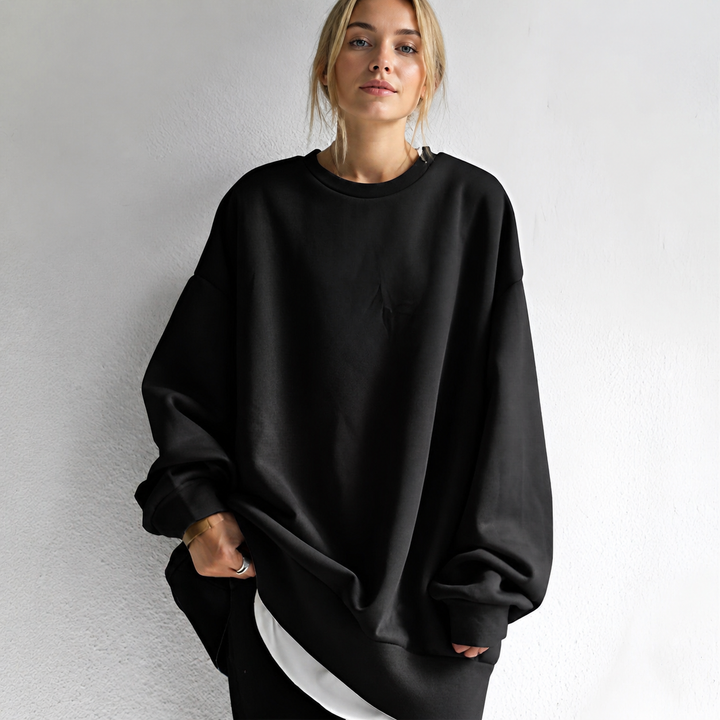 Elena Moretti | Oversized Essential Sweatshirt til dame – opdateret modelbillede