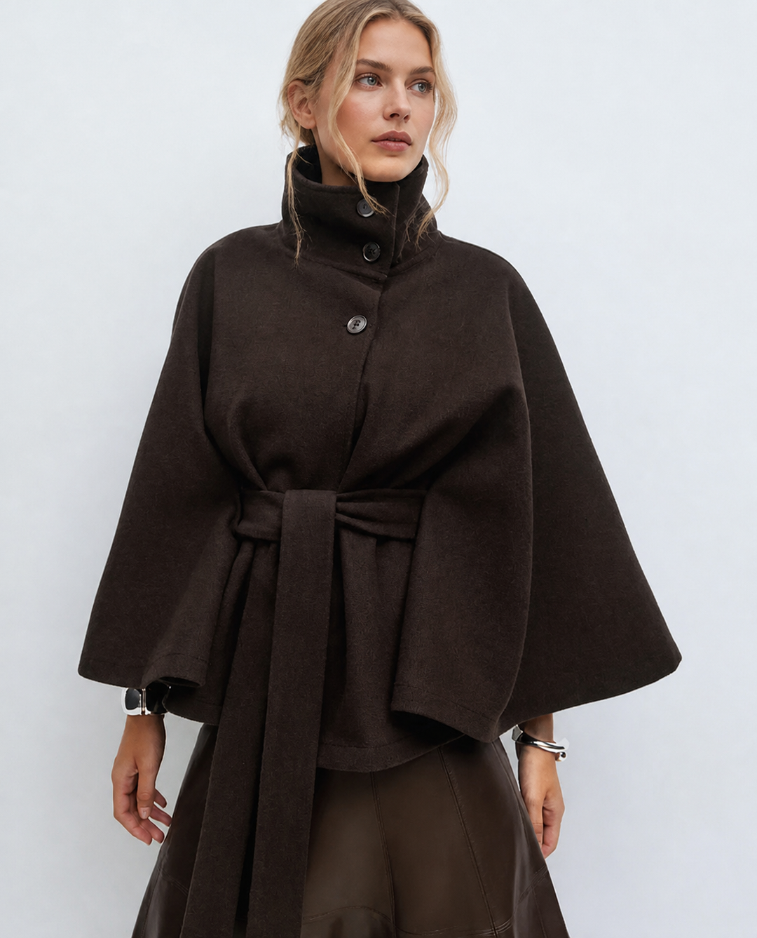 Valentina Moretti | Belted Cape frakke til dame – opdateret modelbillede