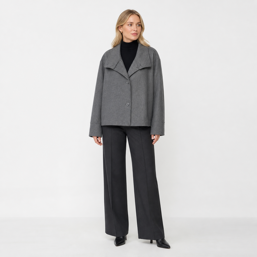 Élise Dubois | elegant Short Wool frakke til dame – opdateret modelbillede