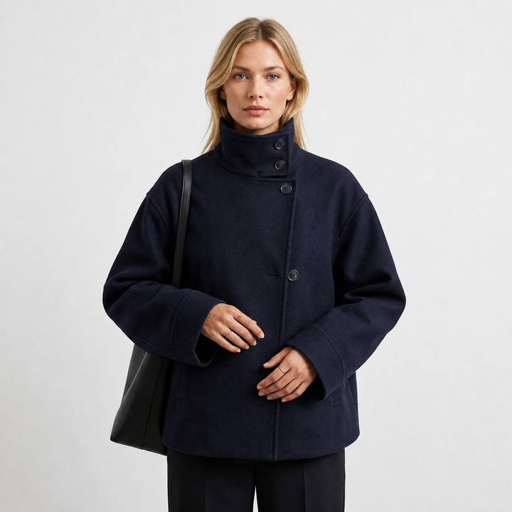 Élise Dubois | elegant Short Wool frakke til dame – opdateret modelbillede