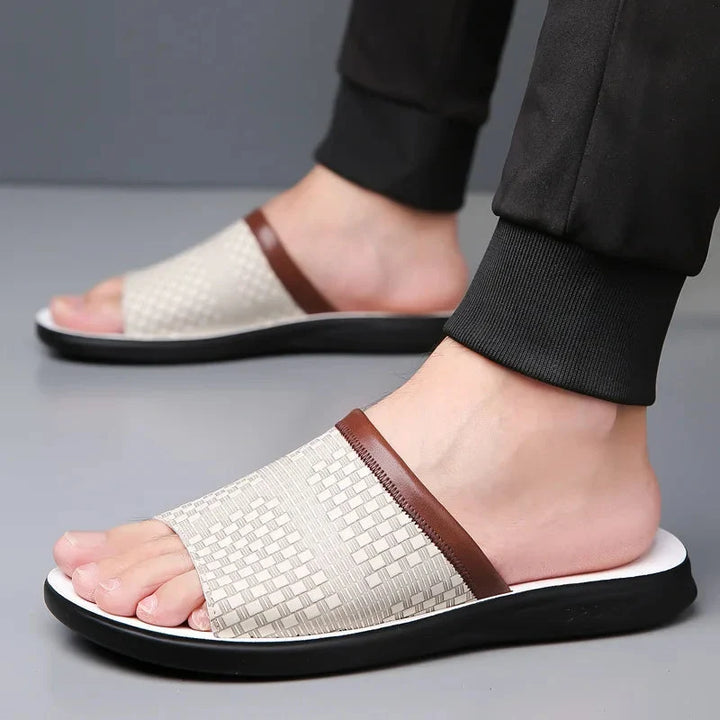 Mænd Elegante Sommersandaler med Kontrastkant og Flad Sål
