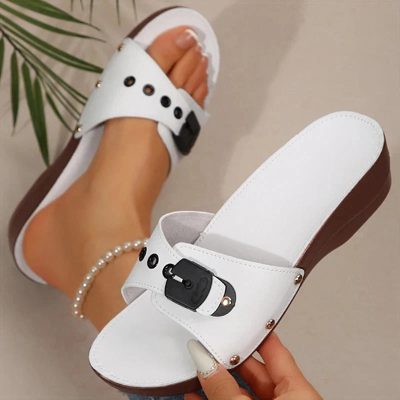 Dame Slip-on Sandaler med Bred Rem og Lav Kilehæl