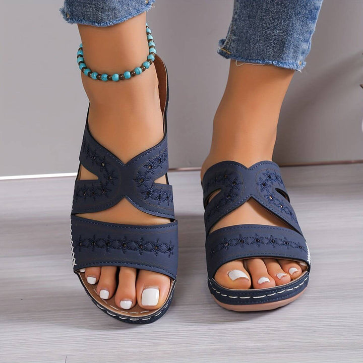 Dame Casual Mules med Udskæringer og Kilesål